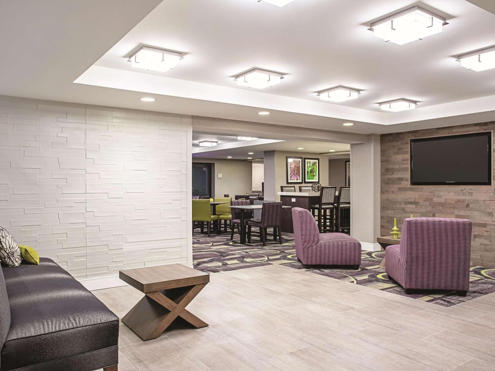 La Quinta Inn & Suites by Wyndham Baltimore N/White Marsh banner image