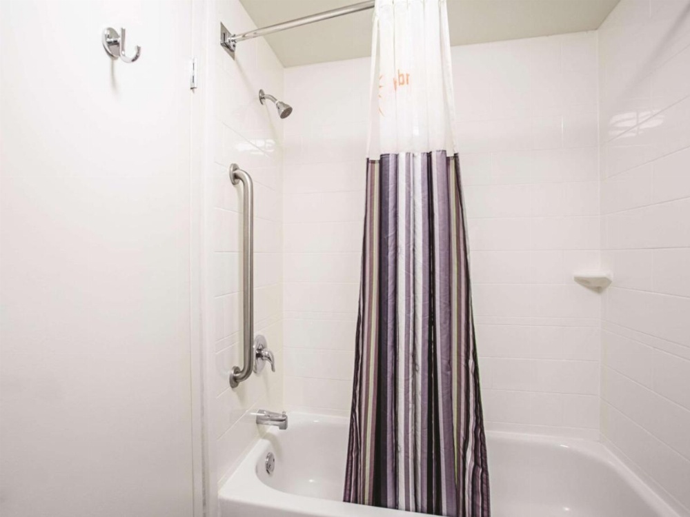 La Quinta Inn & Suites by Wyndham Baltimore N/White Marsh Image 19