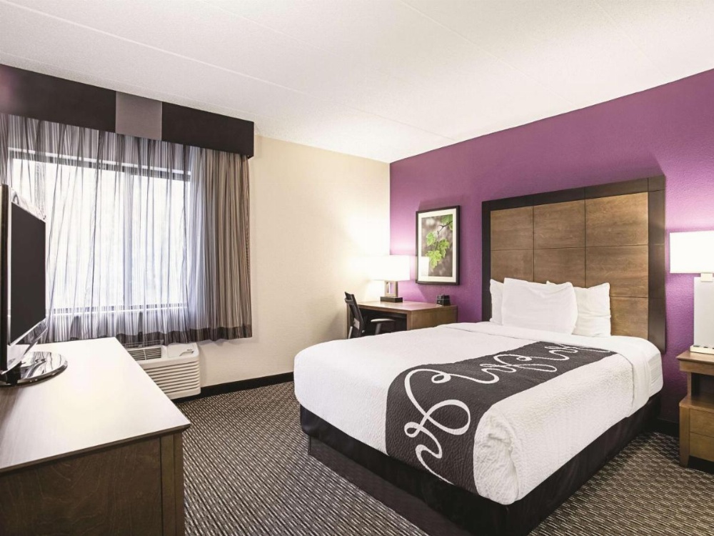 La Quinta Inn & Suites by Wyndham Baltimore N/White Marsh Image 24