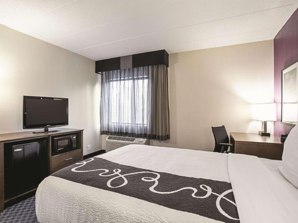 La Quinta Inn & Suites by Wyndham Baltimore N/White Marsh Image 27